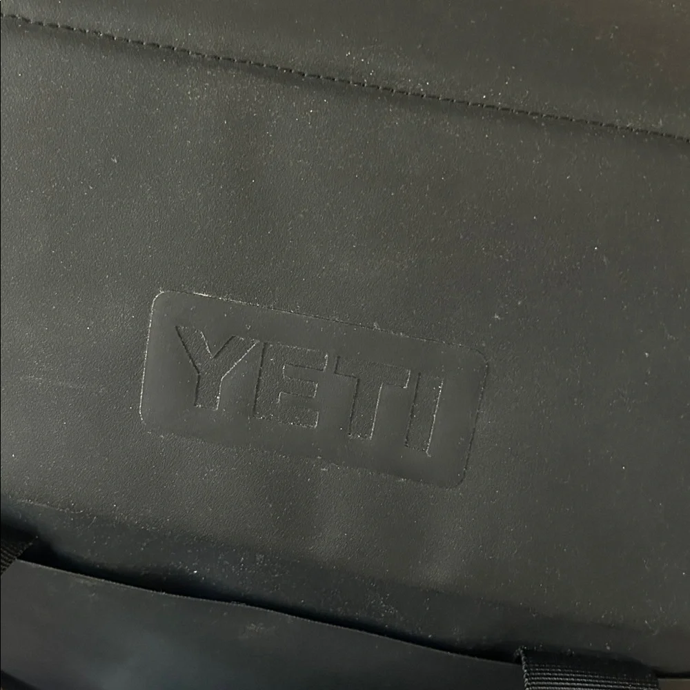 YETI Daytrip 14L Insulated Tote Bag - Picture 2 of 3